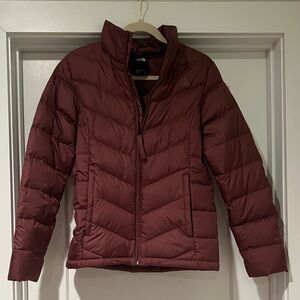 The North Face 550 Women's Maroon Puffer Jacket size M